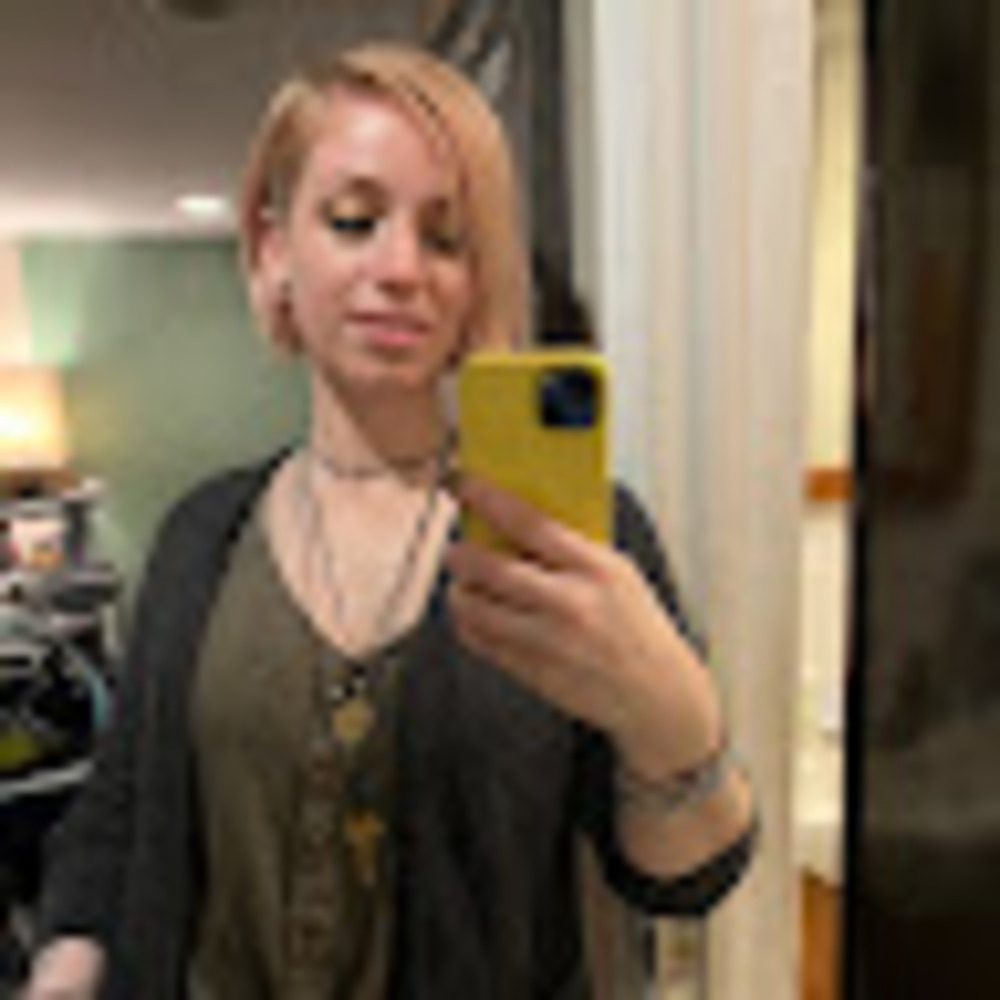 Meet your Posher, Afton